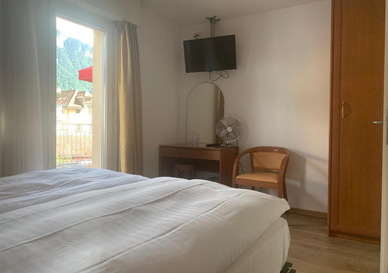 Hotel Du Quai Villeneuve Exteriör bild